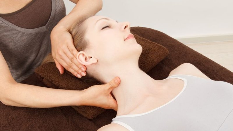 The Ultimate Guide to Choosing a Chiropractor for Neck Pain Relief