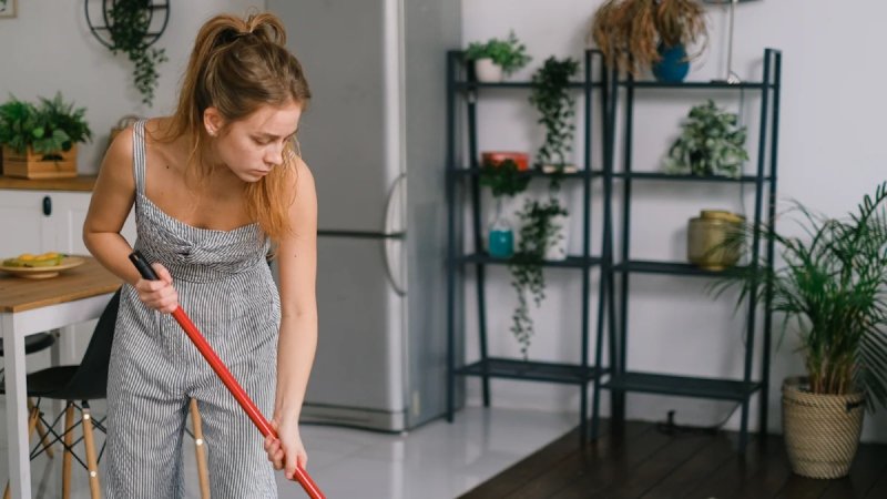 The Ultimate Guide to Hiring the Right Cleaning Crew for Your Needs