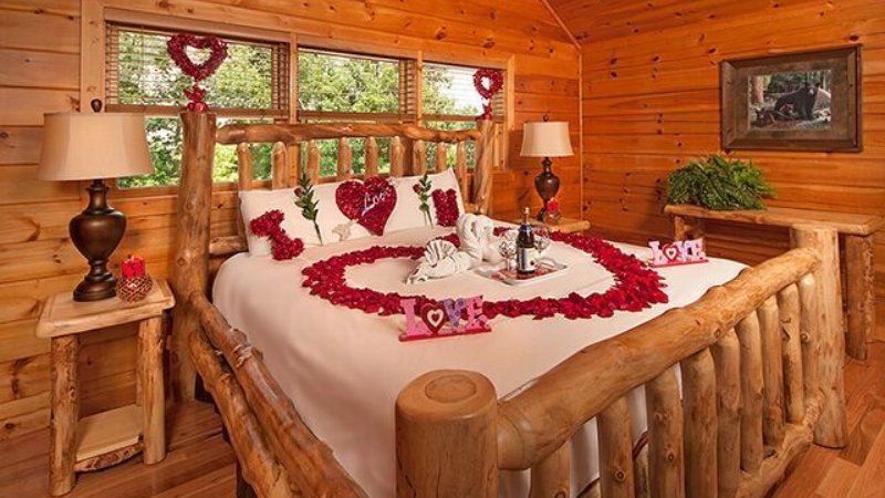 Unwind in Style: Romantic Honeymoon Cabins in Tennessee